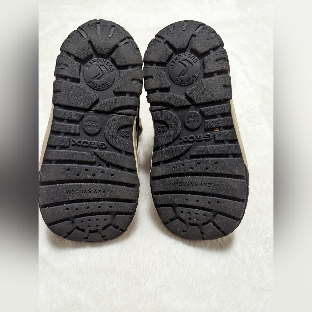 .Geox Rispira boots for a small person. Size 7 child's. - Picture 4 of 6